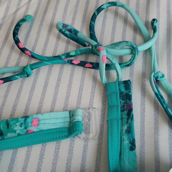 NWT push up bikini top - Picture 3 of 4